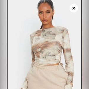 PRETTY LITTLE THING - Tan Ruched Long Sleeve Patterned Crop Shirt, Size 4